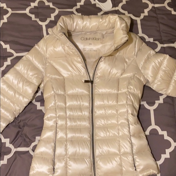 Calvin Klein Women’s Puff Jacket - Picture 3 of 3